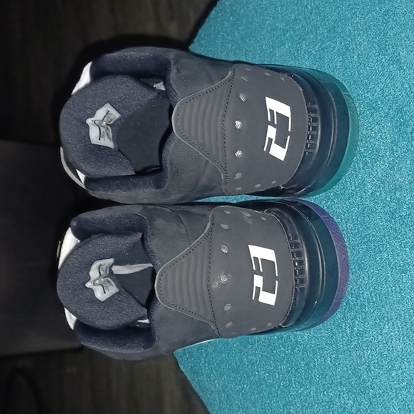 Jordans - Picture 3 of 4